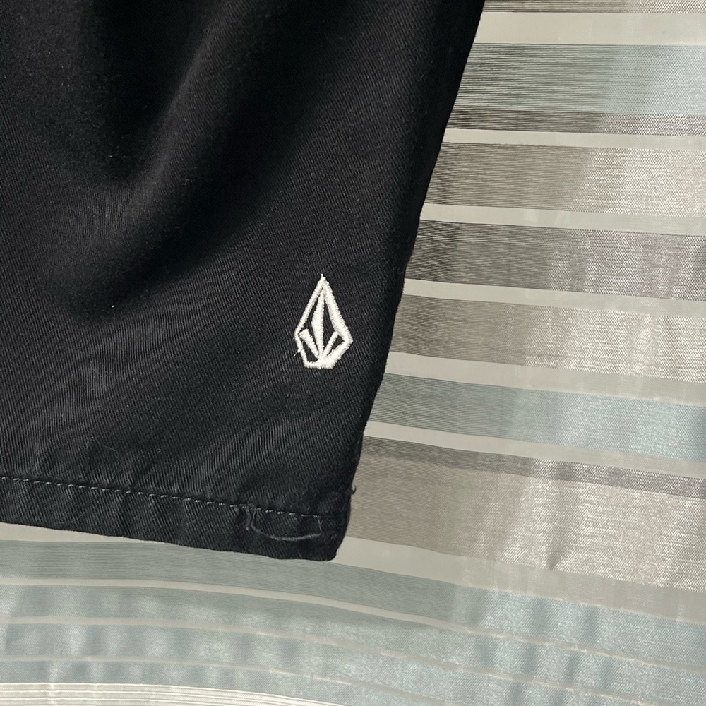 Volcom Black Chino Shorts - Picture 3 of 13